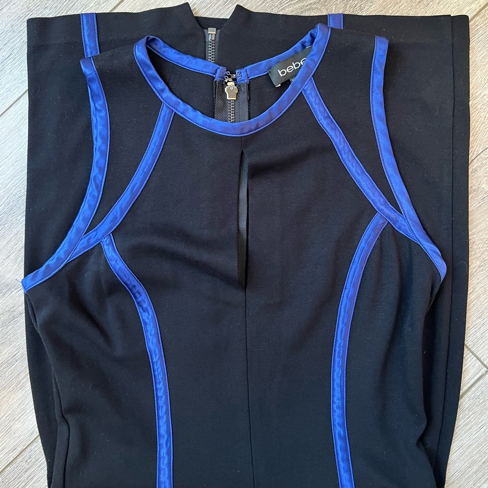 Bebe Small Athletic Cut Zip Back Keyhole Front Black and Blue Dress